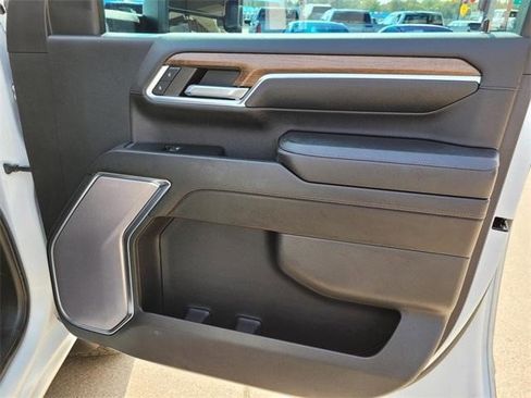 Certified 2024 Chevrolet Silverado 2500 High Country w/ Technology Package image 11