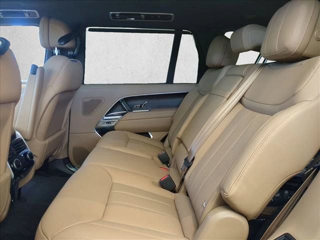 New 2026 Land Rover Range Rover Long Wheelbase SE AWD/4WD image 15