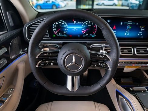 New 2026 Mercedes-Benz GLS 450 4MATIC image 27