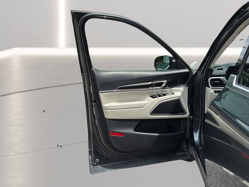 Used 2024 Kia Telluride S w/ S Sunroof Package FWD image 11