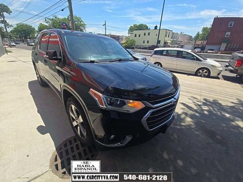 Used 2018 Chevrolet Traverse LT w/ LPO, Floor Liner Package AWD/4WD image 1
