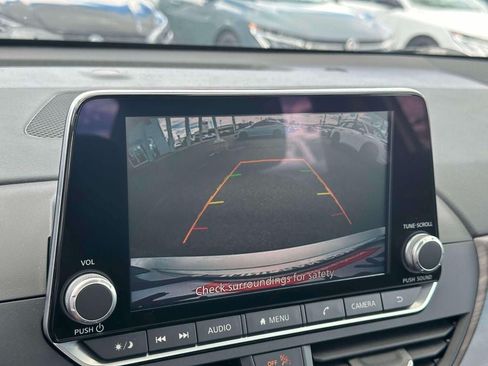 Used 2025 Nissan Altima 2.5 SV FWD image 27