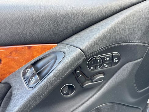 Used 2009 Mercedes-Benz SL 550 image 11