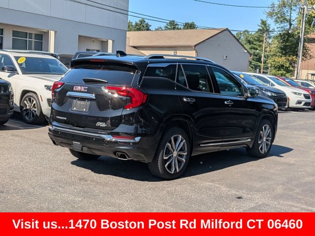 Used 2020 GMC Terrain Denali w/ Denali Premium Package AWD/4WD image 3