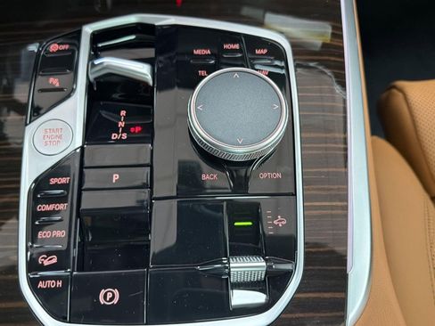 Used 2026 BMW X7 xDrive40i w/ M Sport Package image 15