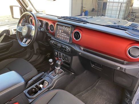Used 2020 Jeep Gladiator Rubicon image 16