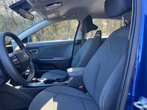 Used 2025 Kia K4 LXS image 25