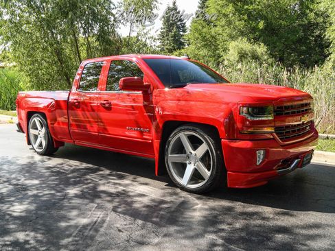 Used 2017 Chevrolet Silverado 1500 LT w/ All Star Edition AWD/4WD image 6