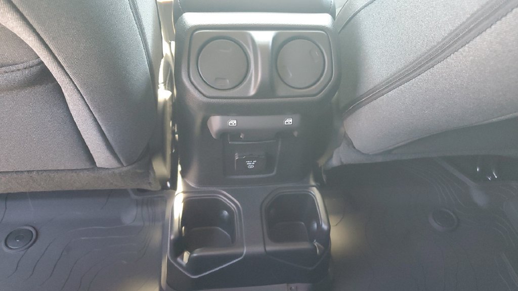 Used 2025 Jeep Gladiator Sport AWD/4WD image 12
