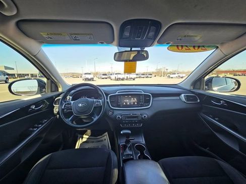 Used 2020 Kia Sorento S image 12
