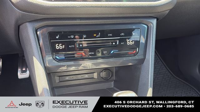 Used 2023 Volkswagen Tiguan SE R-Line AWD/4WD image 18