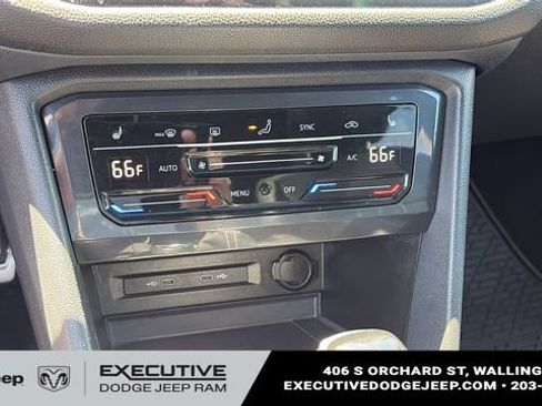 Used 2023 Volkswagen Tiguan SE R-Line AWD/4WD image 18