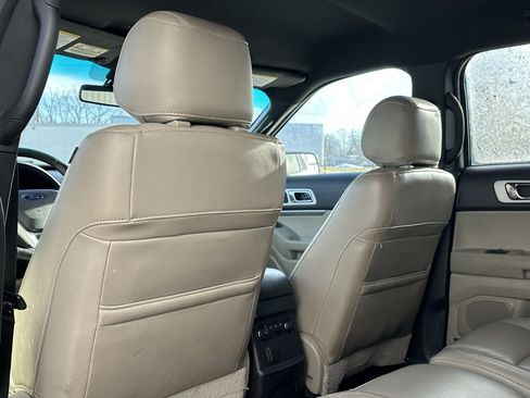 Used 2015 Ford Explorer XLT w/ Equipment Group 202A image 13