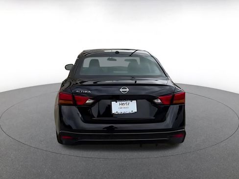 Used 2025 Nissan Altima 2.5 SV image 11