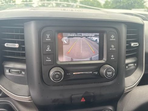 Used 2020 RAM 2500 Tradesman w/ Chrome Appearance Group AWD/4WD image 9