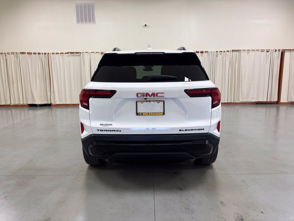 Used 2026 GMC Terrain Elevation w/ Elevation Premium Package FWD image 7