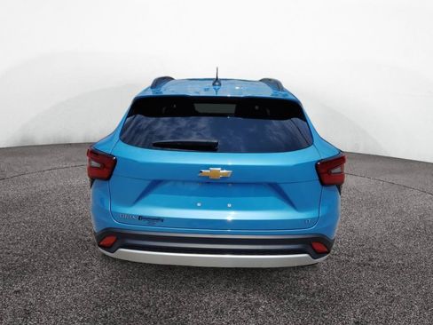 Used 2025 Chevrolet Trax LT w/ Driver Confidence Package FWD image 6