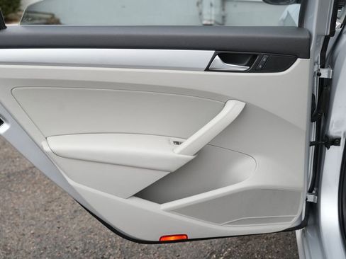 Used 2012 Volkswagen Passat 2.5 SE image 26