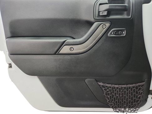 Used 2018 Jeep Wrangler Unlimited Sport S image 17