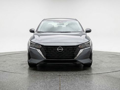 Used 2025 Nissan Sentra SV image 2