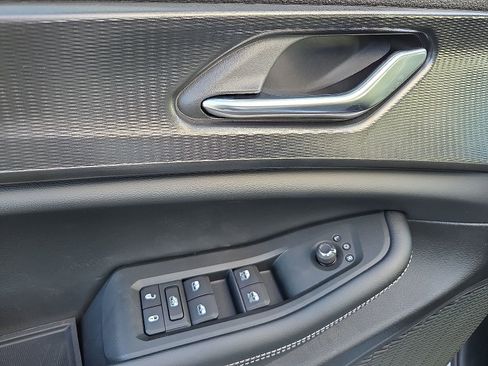 New 2025 Jeep Grand Cherokee Altitude AWD/4WD image 13