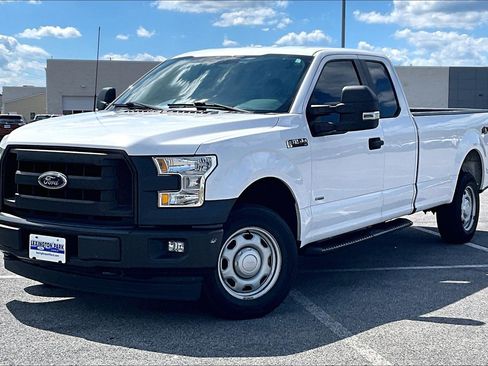 Used 2017 Ford F150 XL w/ Equipment Group 101A Mid AWD/4WD image 3
