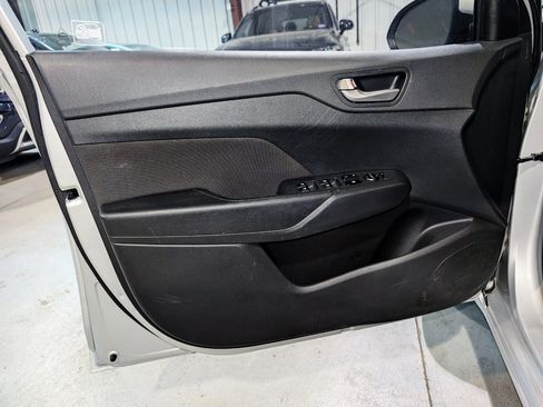 Used 2020 Hyundai Accent SE image 13