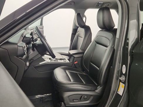 Used 2022 Ford Explorer XLT w/ Equipment Group 202A image 17