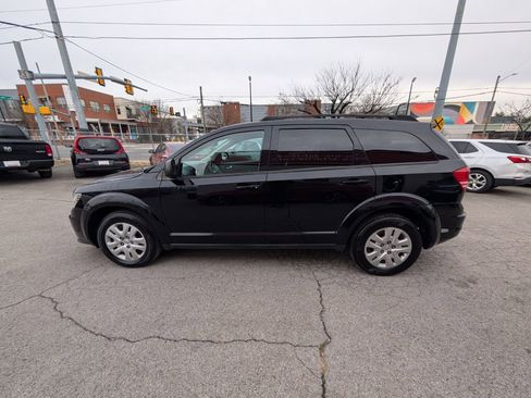 Used 2018 Dodge Journey SE image 9