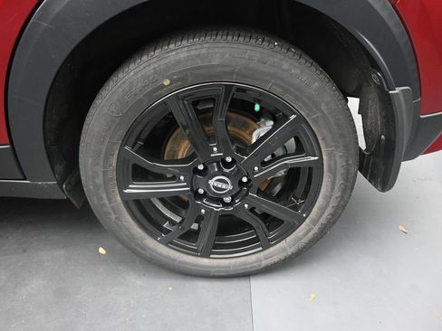 Used 2023 Nissan Kicks SR w/ SR Premium Package image 24