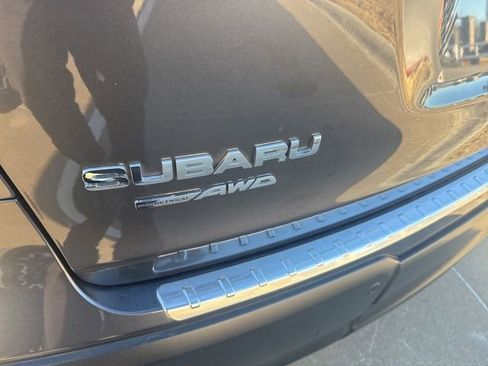 Used 2023 Subaru Ascent Limited image 8