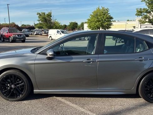 Used 2026 Toyota Camry SE FWD image 9