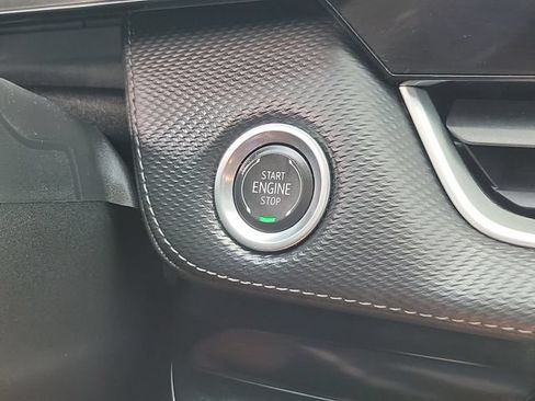 Used 2025 Chevrolet Equinox LT w/ Safety and Technology Package FWD image 10