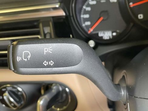 Certified 2020 Porsche Macan AWD/4WD image 43