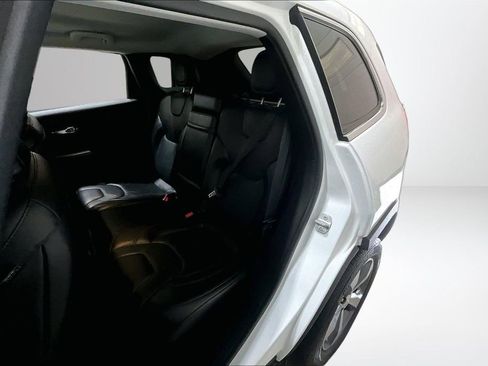 Used 2019 Jeep Cherokee Limited AWD/4WD image 22
