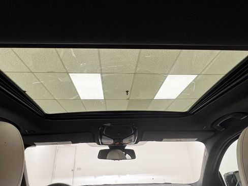 Used 2023 BMW 330i xDrive Sedan w/ Premium Package image 25