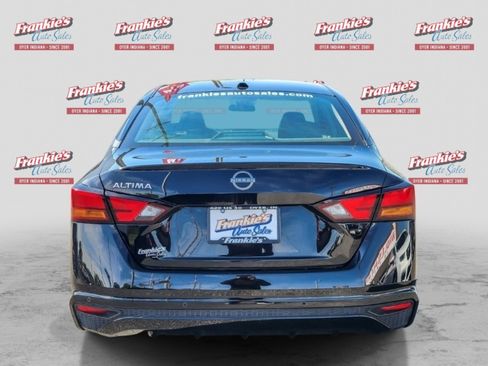 Used 2025 Nissan Altima 2.5 SV FWD image 4