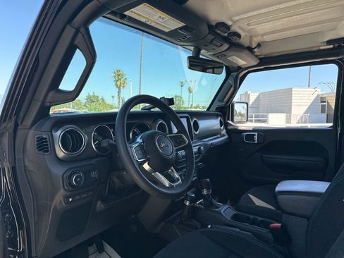 Used 2023 Jeep Wrangler Unlimited Rubicon 4xe AWD/4WD image 8