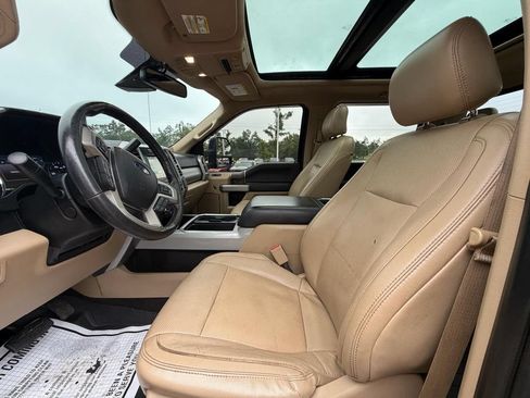 Used 2017 Ford F250 Lariat w/ Lariat Ultimate Package AWD/4WD image 13