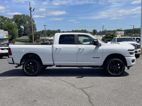 New 2026 RAM 2500 Laramie AWD/4WD image 8
