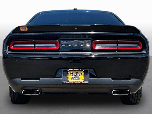 Used 2019 Dodge Challenger SXT RWD image 4