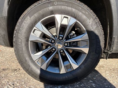 Used 2025 Chevrolet Equinox LT image 29