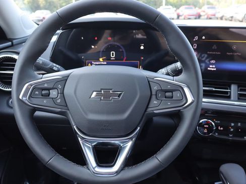 New 2026 Chevrolet Trax ACTIV w/ Sunroof Package FWD image 7