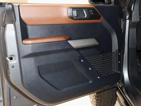 Used 2023 Ford Bronco Outer Banks AWD/4WD image 38