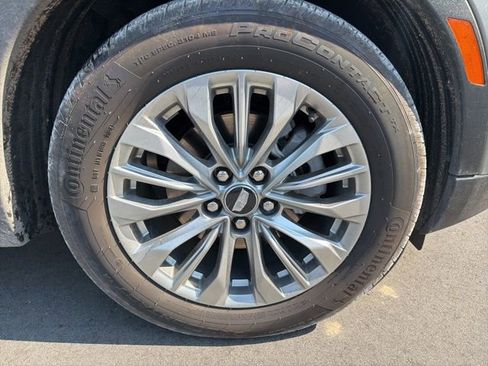 Used 2024 Cadillac XT4 Premium Luxury FWD image 9