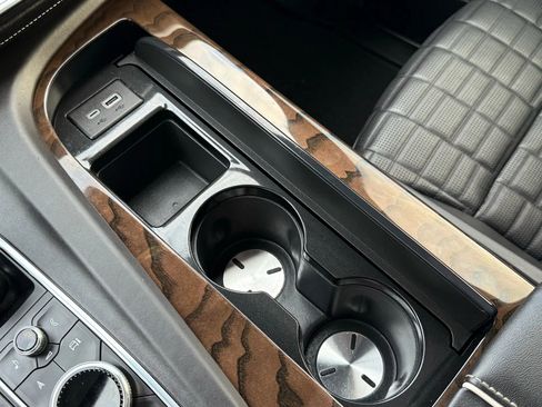 Used 2024 Cadillac Escalade ESV Sport Platinum w/ LPO, ONYX Package image 38