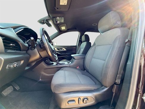 Used 2022 Chevrolet Traverse LT w/ Midnight/Sport Edition image 21