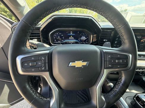 Used 2023 Chevrolet Silverado 1500 LTZ AWD/4WD image 11