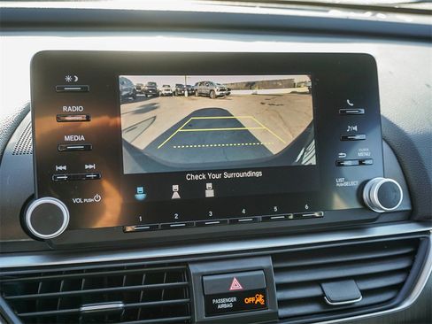 Used 2018 Honda Accord LX image 23