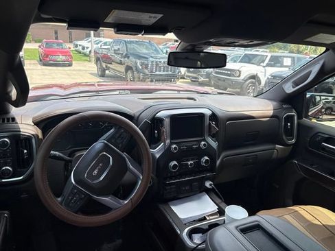 Used 2019 GMC Sierra 1500 SLT w/ SLT Premium Plus Package AWD/4WD image 9